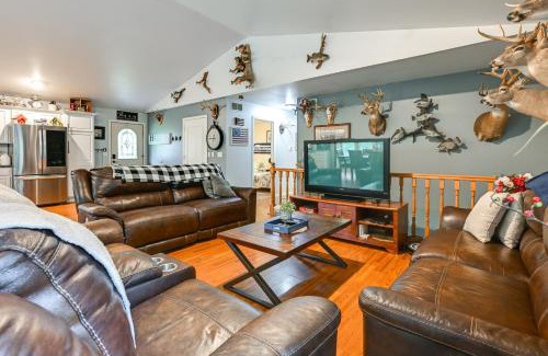 Wisconsin Dells Casa | Family Cabin with Hot Tub 10 Mi to The Dells!