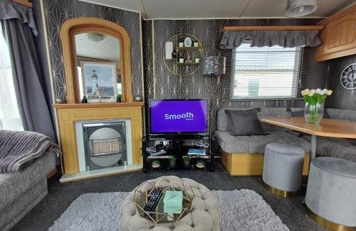 Chapel Saint Leonards Chalet De Esquí | Family Caravan-Pets-Golden Palm-Pool-Arcades