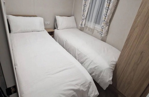 Colchester Cabina | Luxury Static Caravan Sleeps 6 Coopers Beach