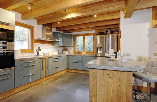 Bozel Chalet De Esquí | Chalet familiar en Bozel, 4 habitaciones, aparcamiento, cerca de Courchevel y Pralognan