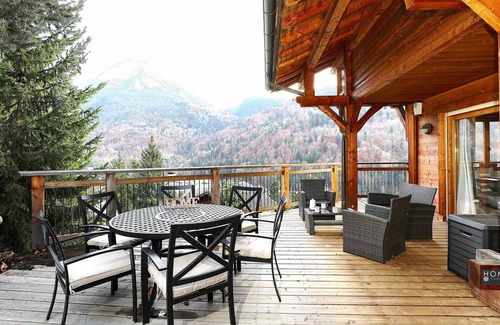Bozel Chalet De Esquí | Chalet familiar en Bozel, 4 habitaciones, aparcamiento, cerca de Courchevel y Pralognan