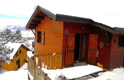 Eyne 2600 Chalet De Esquí | Family chalet, two identical levels close to the slopes. Ideal for two families.