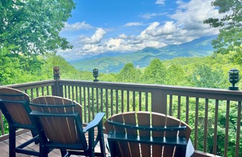 Chalet Village Chalet De Esquí | Family Chalet With Sauna, HotTub, Heavenly Views! Mins to Downtown!