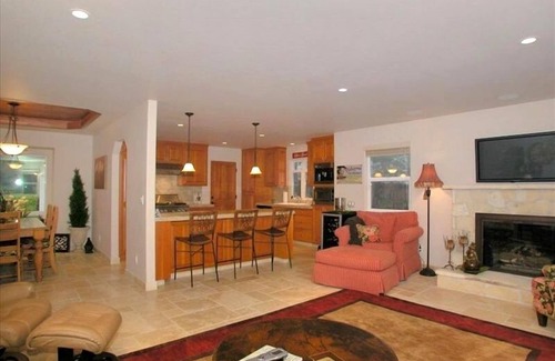 Northeast Carmel Casa | Confort familiar en el Carmelo