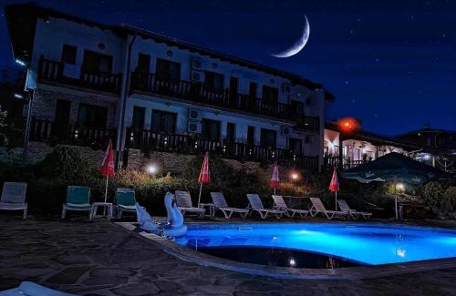 Elena Hotel | Family Complex KrisBo
