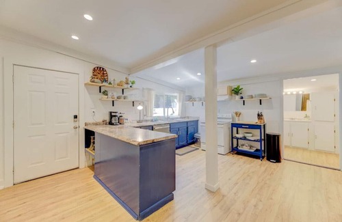 Leesville Casa | Family Compound Getaway on Lake Murray | Leesville