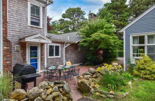 Wellfleet Casa | Family Compound walk to Downtown!