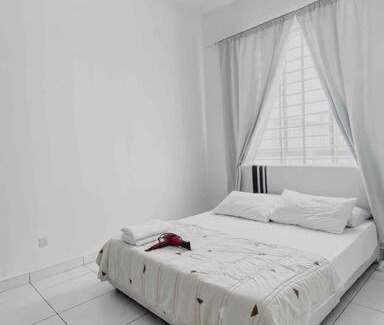 Bandar Saujana Putra Apartamento | Family Condo 50 inches TV Netflix and WiFi with Pool View