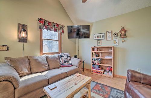 Higgins Lake Casa | Family Cottage 3 Mi to Higgins Lake State Pk!