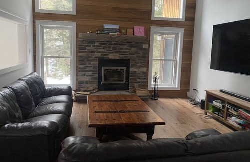 Otter Lake Cabaña | Family cottage on beautiful Rankin Lake in Seguin, ON, 2 hrs from Toronto