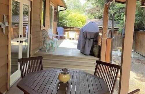 East Kootenay Casa | Family Cottage Sleeps 8 in Private Beach Community