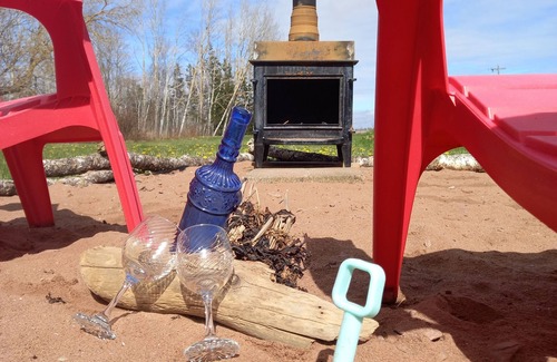 Central Bedeque Casa | Family Cottage with Fire Pit Near Beach