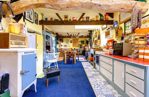 Scarborough Casa | Family Country Cottage with a private Valley View
