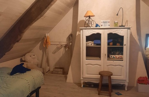 Vailhourles Cama Y Desayuno | Family country house for rent, pets welcome.