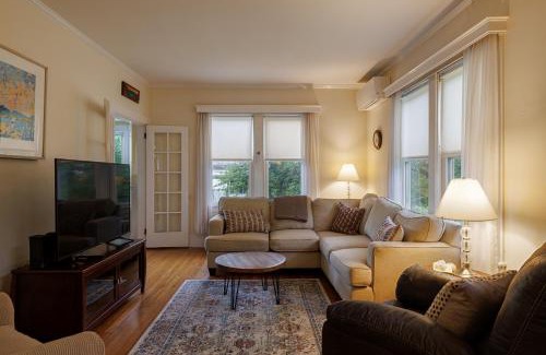Northeast Harbor Casa | Family & Dog Friendly 4BR in Downtown NE Harbor - Millbrook