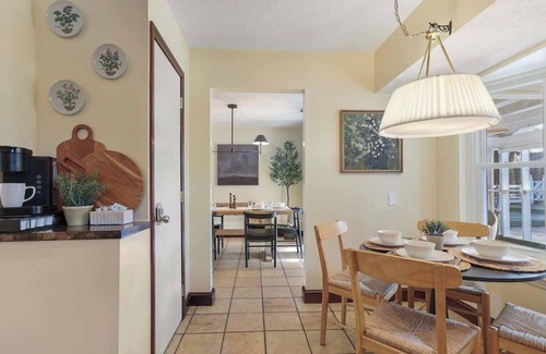 Whitemarsh Island Casa | Family & dog-friendly house w pool & entertainment
