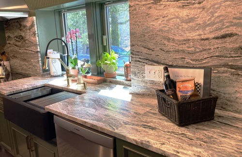 Canton Casa | Family & Dog Friendly House With Hot Tub OnThe Pigeon River Near Asheville, NC!