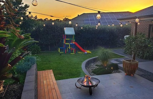 Gillieston Heights Casa | Family Entertainer - Firepit, Ducted AC, 25min to vineyards