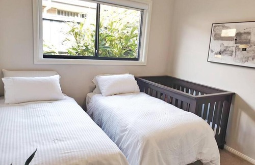 Gillieston Heights Casa | Family Entertainer - Firepit, Ducted AC, 25min to vineyards