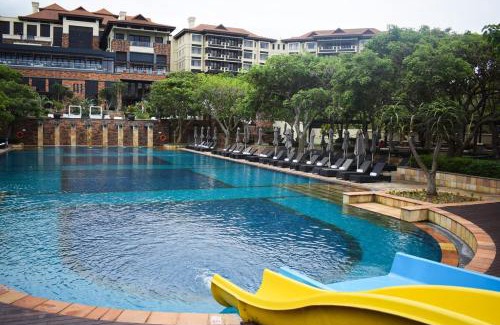 Port Zimbali Apartamento | Family Escape, Private Suite, Resort Access