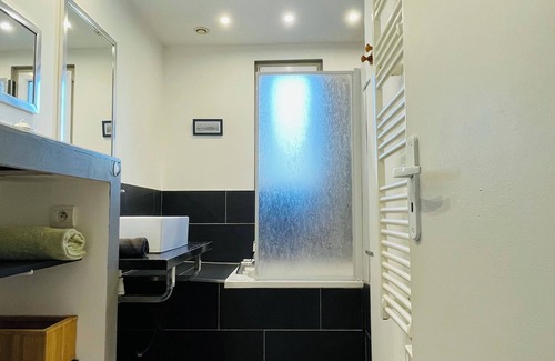 Chateauneuf-de-Gadagne Casa | family-friendly home