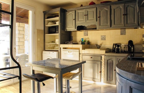 Chateauneuf-de-Gadagne Casa | family-friendly home
