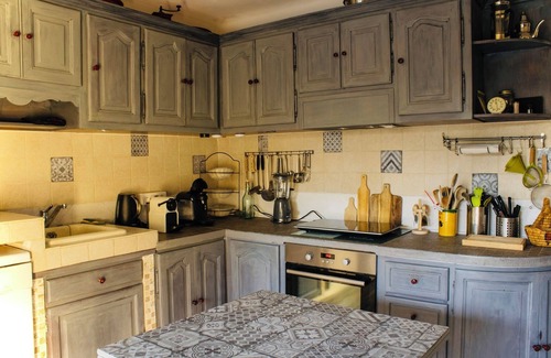 Chateauneuf-de-Gadagne Casa | family-friendly home