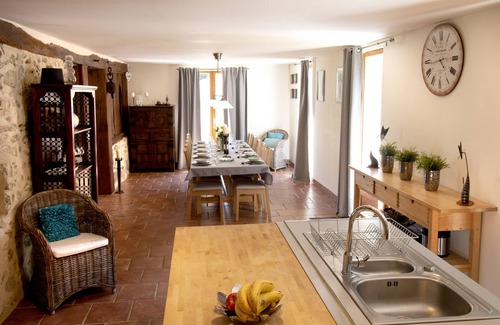 Saint-Martin-de-Gurson Villa | Amplia casa de campo familiar con piscina privada climatizada cerca de Bergerac y St Emilion