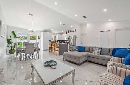 Homestead Casa | Bright Villa, Heated Pool, 2 Kings, by Everglades, Biscayne & Keys