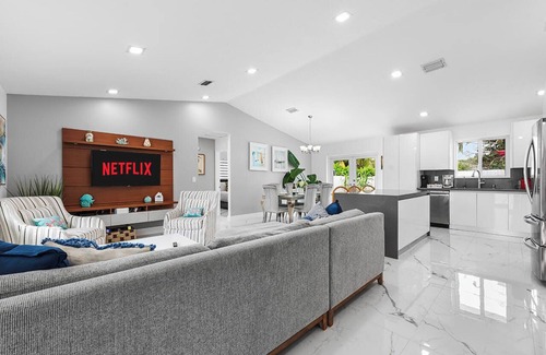 Homestead Casa | Bright Villa, Heated Pool, 2 Kings, by Everglades, Biscayne & Keys