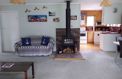 Coromandel Casa | Family/Fisherman/Pet Friendly/Fenced-Quiet street, Sunny aspect, Weber BBQ Wi-Fi