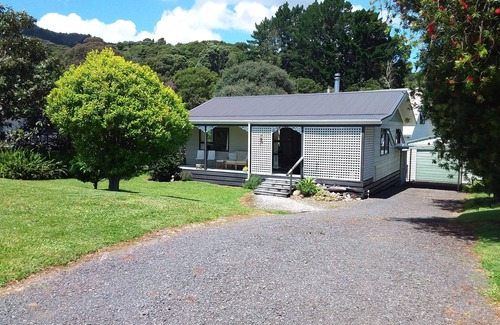 Coromandel Casa | Family/Fisherman/Pet Friendly/Fenced-Quiet street, Sunny aspect, Weber BBQ Wi-Fi