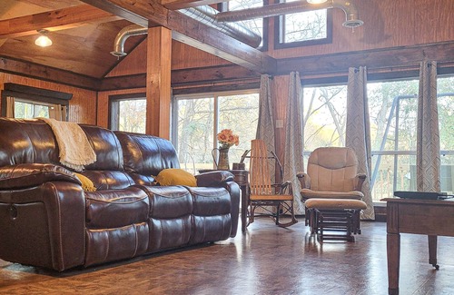 Centreville Cabina | Family Fishing Stay - Private Cahaba River Access