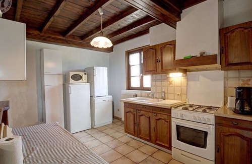 Saint-Medard-en-Forez Cabaña | Alquiler vacacional: casa de 3 habitaciones con jardín y actividades para niños en Saint-Médard-en-Forez