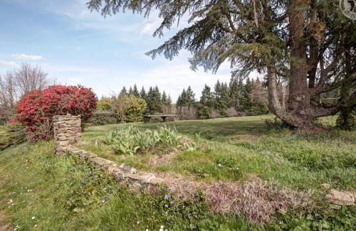 Saint-Medard-en-Forez Cabaña | Alquiler vacacional: casa de 3 habitaciones con jardín y actividades para niños en Saint-Médard-en-Forez
