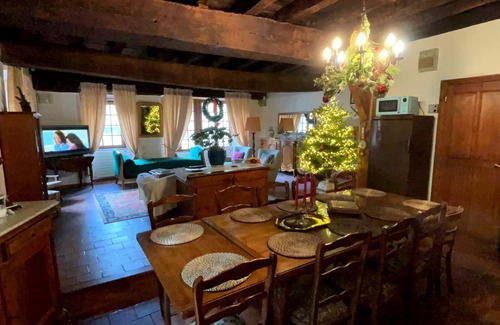 Saint-Gervais-d'Auvergne Casa | FAMILY HOME IN THE HEART OF TOWN