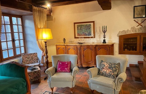 Saint-Gervais-d'Auvergne Casa | FAMILY HOME IN THE HEART OF TOWN