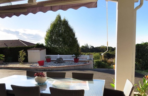 Saint-Vincent-de-Tyrosse Casa | Family house swimming pool garden 1000m² trampoline ping-pong basketball cleaning