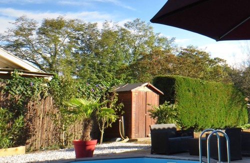 Saint-Vincent-de-Tyrosse Casa | Family house swimming pool garden 1000m² trampoline ping-pong basketball cleaning
