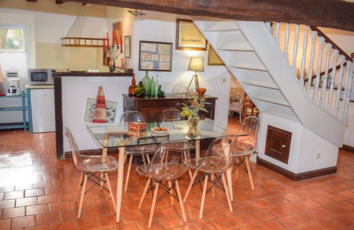 Souvigny-de-Touraine Cabaña | Acogedor Gîte en el Bosque de Amboise: 2 Hab, Joven Parc, Bicis, WiFi, Mascotas, Chimenea