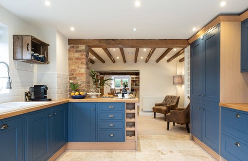 Ilmington Cabaña | Family friendly period holiday cottage in the Cotswolds - The Old Post Office