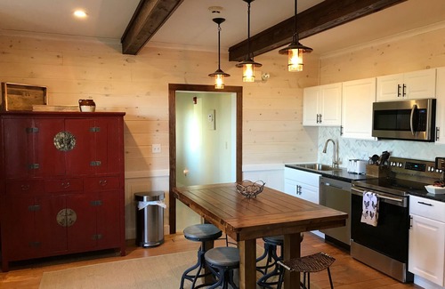 Sandusky Casa | Millsite Lodge: alojamiento para 25 personas y patio de bodas