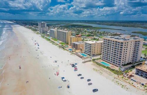 Daytona Beach Shores Apartamento | Family Friendly - Direct Oceanfront Sanibel 303