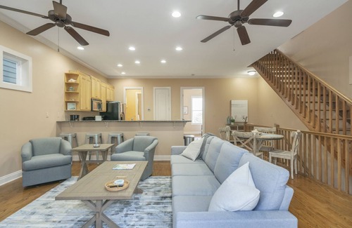 Crescent Beach Casa | Family Friendly Beach Home, 4 Bed 4 Bath, Sleeps 12! Walk to Beach! Pool! 🇺🇸🇺🇸🇺🇸