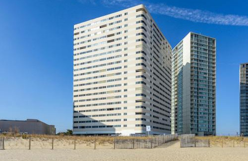 North Ocean City Apartamento | Family Friendly 16th floor 2BR Atlantis, Direct Oceanfront, Open Balcony,