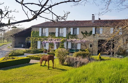 Chalabre Casa | Family-friendly 19th-century farmhouse: games, swimming pool and hiking trails.