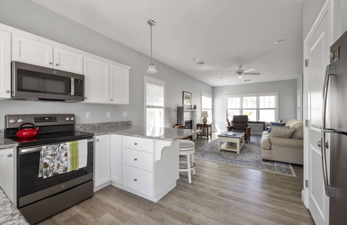 Arundel Cabaña | Family friendly 2 bed, 2 bath home in gated community with pool & gym
