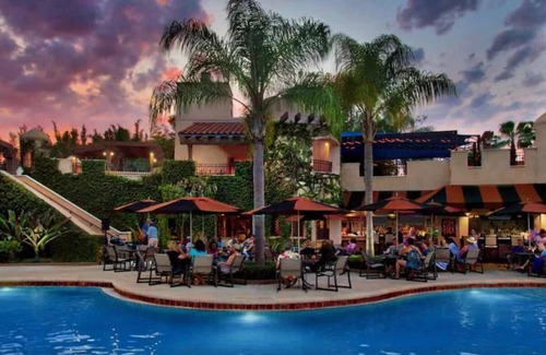 Williamsburg Complejo | Family friendly 2-bedroom Full kitchen. Golf ,pools.restaurants,activities.