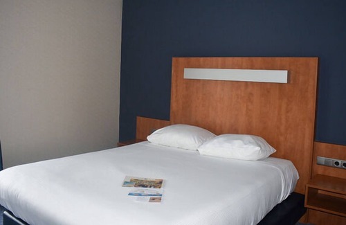 Made Hotel | Family-Friendly 2 Units w/ Dining, Local Landmarks & Stunning Outdoors
