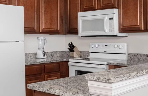 Daytona Beach Complejo | Family-Friendly 2BR Suite at Ocean Walk - Beach & Pools Await
